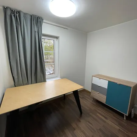 Apartment Cozy On Veerenni St, Garden Views.