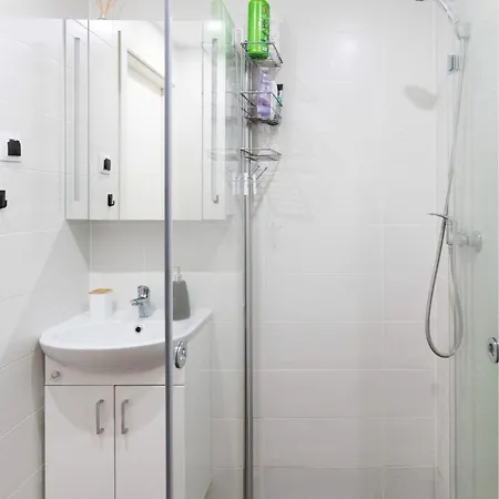 Διαμέρισμα Cozy On Veerenni St, Garden Views.