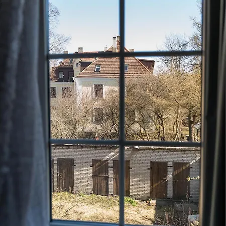 Lägenhet Cozy On Veerenni St, Garden Views.