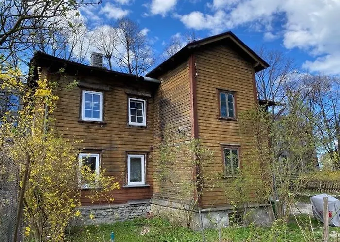 Cozy On Veerenni St, Garden Views. Апартаменты *