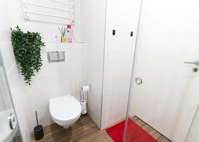 Cozy On Veerenni St, Garden Views. * Таллин