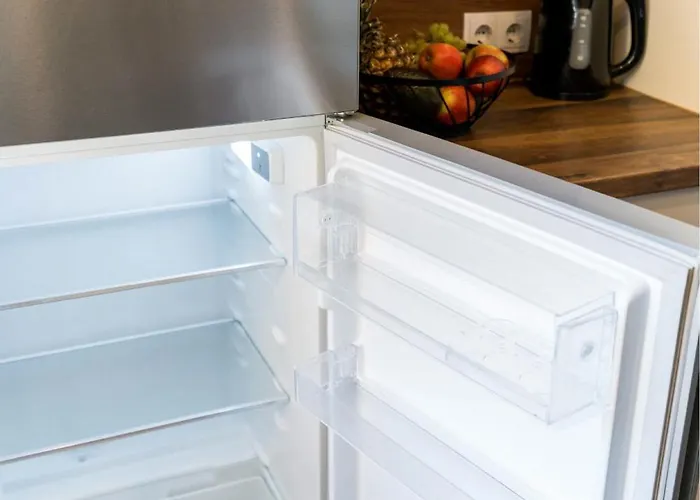 Cozy On Veerenni St, Garden Views. Апартаменты