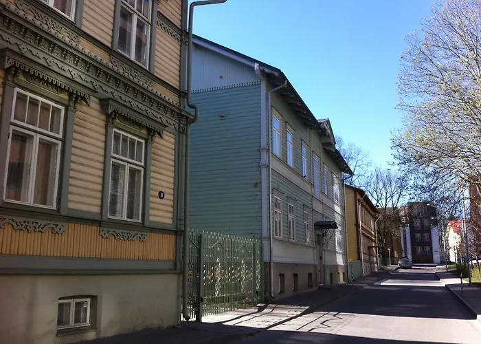Cozy On Veerenni St, Garden Views. Appartement Tallinn