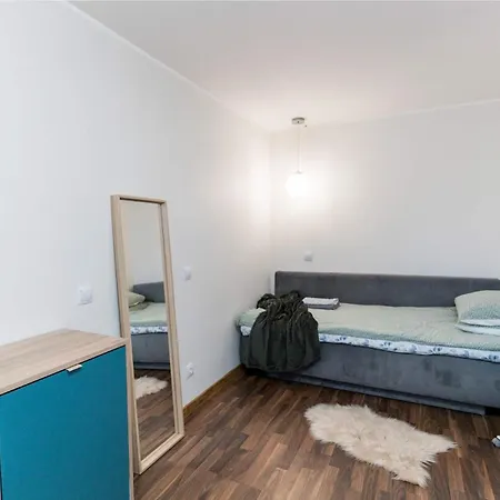 Cozy On Veerenni St, Garden Views. Апартаменти *