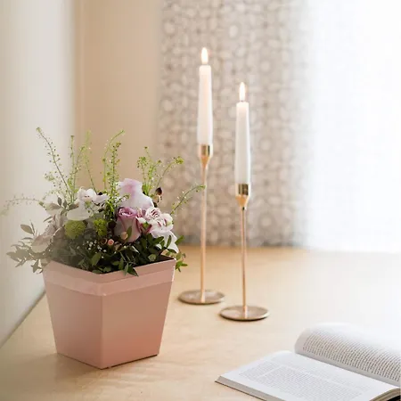 Апартаменти Cozy On Veerenni St, Garden Views. Таллінн
