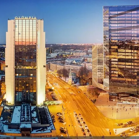 Апартаменти Cozy On Veerenni St, Garden Views. Таллінн